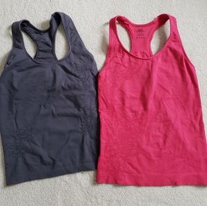 Athletic Essentials Pair of Tanks szXS/S
